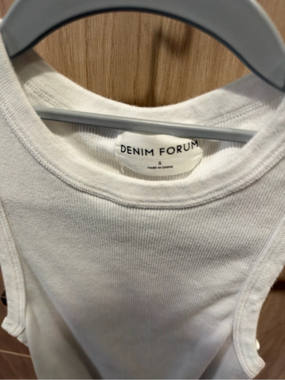 Denim Forum White Ribbed Crop Tank - Picture 2 of 3